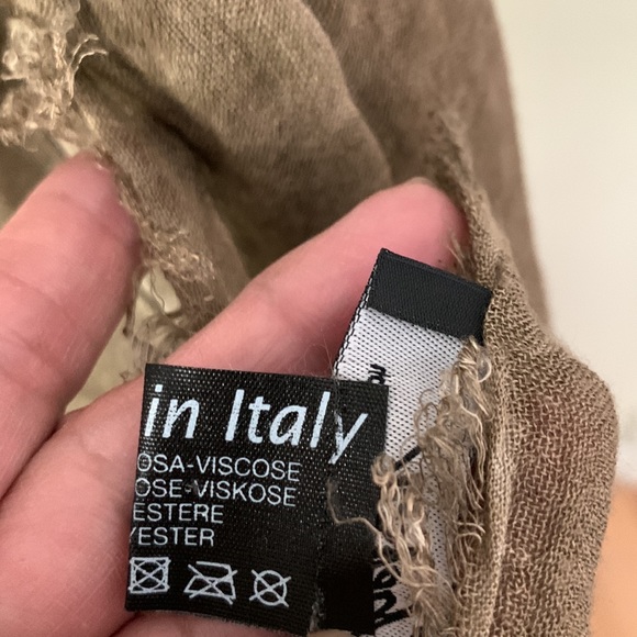 Beautiful Chelsey by Joseph scarf wrap in olive hues - Picture 11 of 11